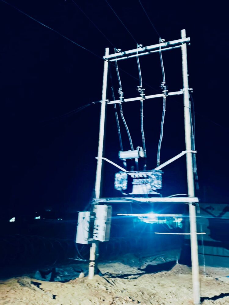 लाल आतंक का अंत, गोगुंडा में पहली बार पहुचीं बिजली, बल्ब की रोशनी से जगमगाया गॉव