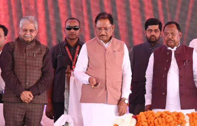 मुख्यमंत्री विष्णुदेव साय ने बटन दबाकर किसानों के खातों में की 10 हजार 324 करोड़ रुपए की राशि अंतरित