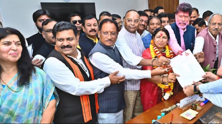 मुख्यमंत्री विष्णुदेव साय के मौजूदगी में लक्ष्मी वर्मा ने राज्यसभा प्रत्याशी का नामांकन पत्र दाखिल किया