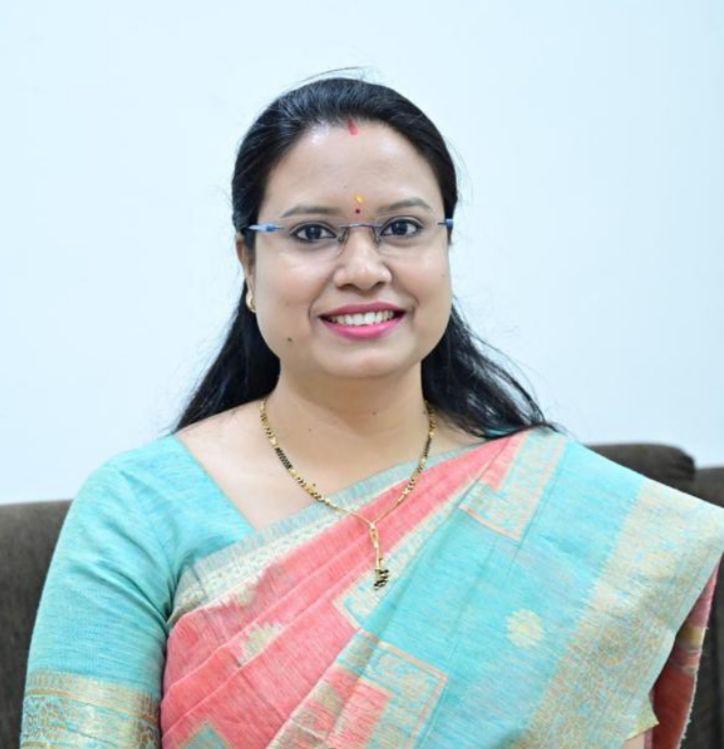 मेरी माँ ने मुझे रोटी बनाने से लेकर रोटी कमाने तक के लिए समर्थ बनाया है : संयुक्त कलेक्टर दिव्या वैष्णव