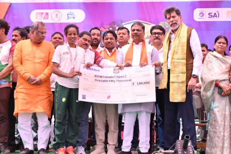 9800 से अधिक धावकों के साथ रचा इतिहास, वैश्विक मंच पर चमका बस्तर