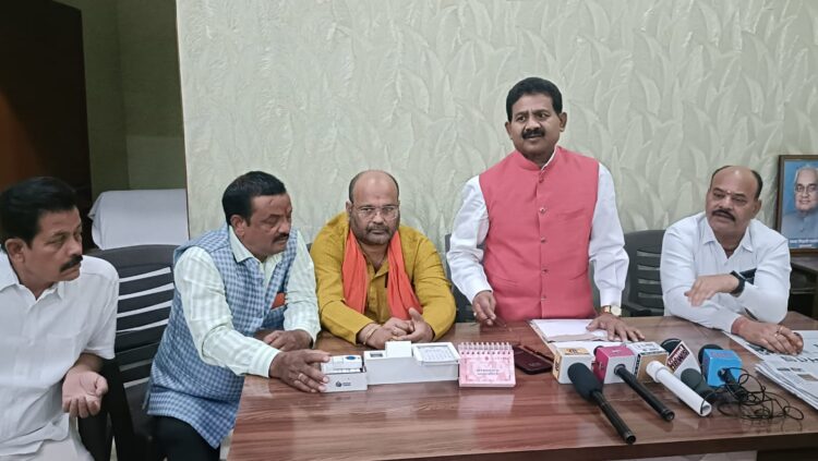 भिलाई-3 प्राथमिक स्वास्थ्य केंद्र में विधायक निधि से लगेगा 15 लाख का रक्त जांच मशीन : सतीश साहू