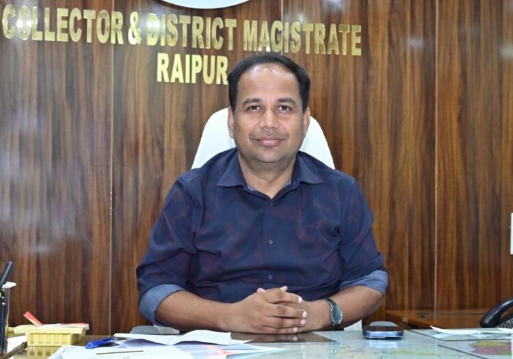 कलेक्टर डॉ.गौरव सिंह ने की पांडुलिपि एवं तामपत्र जैसे ऐतिहासिक धरोहरों को सहेजने की अपील