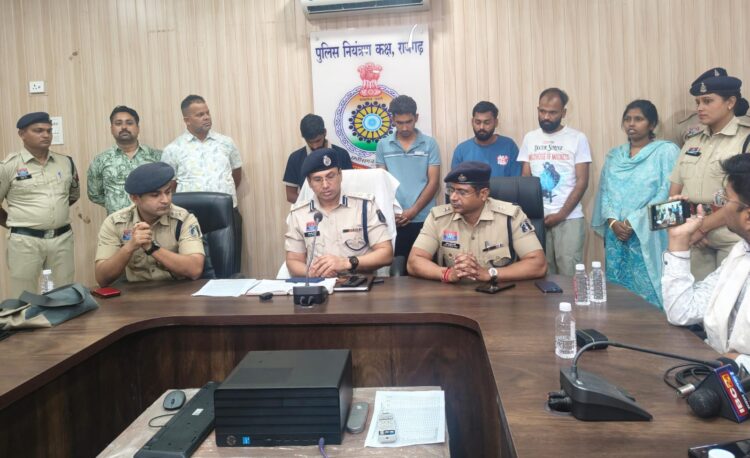 फर्जी टेलीकॉम अधिकारी, आईपीएस और सीबीआई अफसर बनकर 37 लाख रुपए की साइबर ठगी में महिला समेत 5 अंतर्राज्यीय आरोपी गिरफ्तार