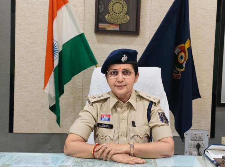 धमतरी जिले की नवपदस्थ पुलिस अधीक्षक भावना पांडेय ने पदभार ग्रहण किया