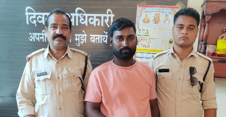 फेसबुक से दोस्ती कर पीड़िता को विश्वास में लेकर ओयो होटल में मिलने बुलाकर बनाया जबरन शारीरिक संबंध