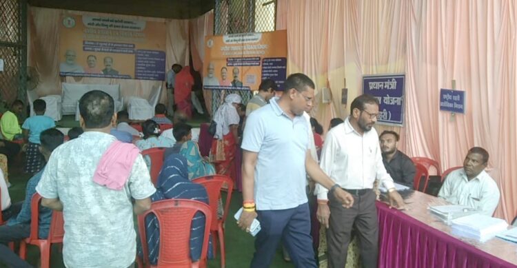 भिलाई-चरौदा निगम के आजाद चौक में लगाया गया जन समस्या निवारण शिविर, कुल 98 आवेदन हुए प्राप्त
