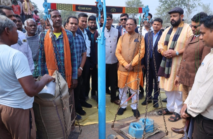 छत्तीसगढ़ के किसानों को मिल रहा देश में धान का सर्वाधिक मूल्य, 24 लाख 72 हजार किसानों के खाते में आए 32 हजार करोड़