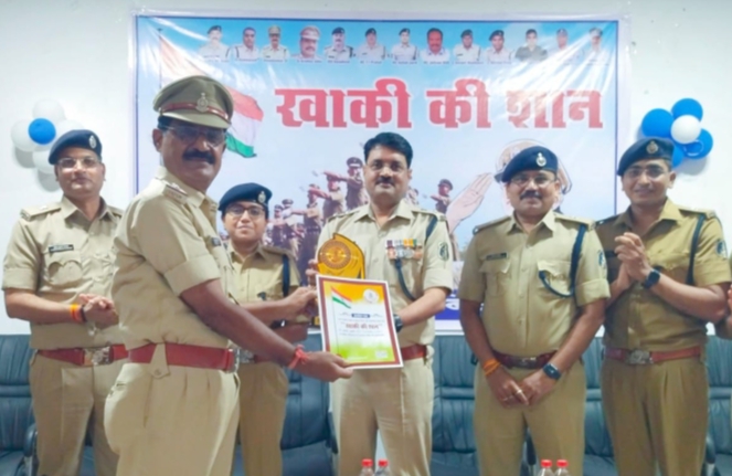 SP रजनेश सिंह ने ‘‘खाकी की शान’’ की घोषणा कर अधिकारी/कर्मचारियों को किया पुरस्कृत