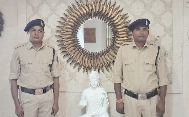 छत्तीसगढ़ सरकार की आत्मसमर्पण एवं पुनर्वास नीति की सफलता हुई उजागर, नक्सलवाद छोड़कर आरक्षक बने दो पूर्व नक्सली