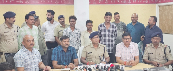 09 अलग अलग सूने मकानों का ताला तोड़कर चोरी की घटनाओं को अंजाम देने वाला फरार आरोपी गिरफ्तार