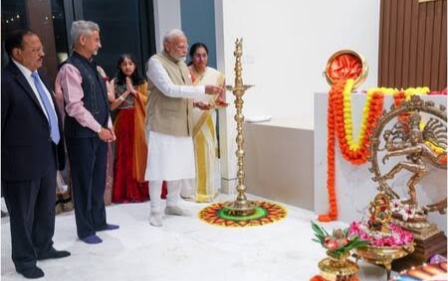 ब्रुनेई पहुंचे प्रधानमंत्री नरेन्द्र मोदी, भारतीय उच्चायोग के नए कार्यालय का किया उद्घाटन