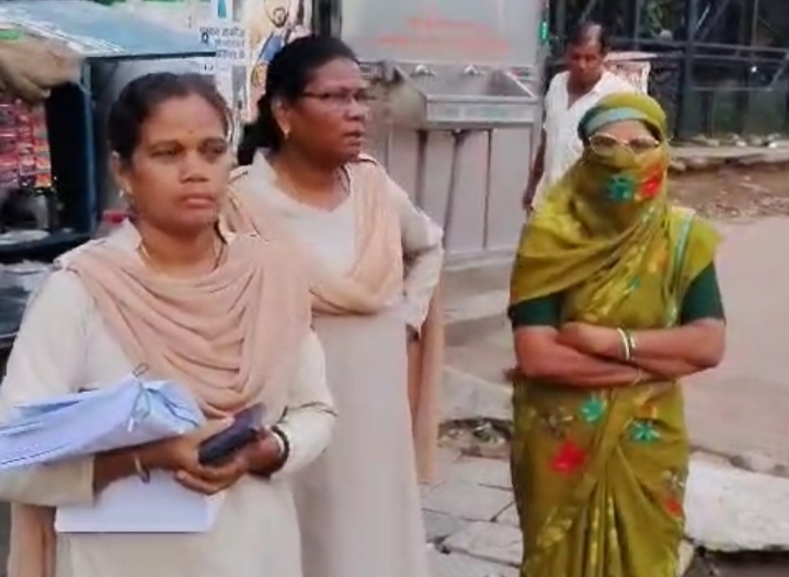 01 दर्जन महिलाओं का बैंक खाता खुलवाकर 15 करोड़ रुपए की धोखाधड़ी करने वाली महिला आरोपी गिरफ्तार, रोजगार उपलब्ध कराने एवं सदस्य बनने का दी थी झांसा