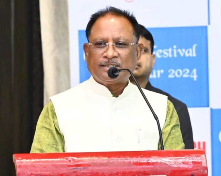 कार्टून एक ऐसी कला जिसके द्वारा बहुत थोड़ी जगह में पूरी बात को स्पष्टता के साथ मनोरंजक और व्यंगात्मक ढंग से व्यक्त किया जाता है : मुख्यमंत्री