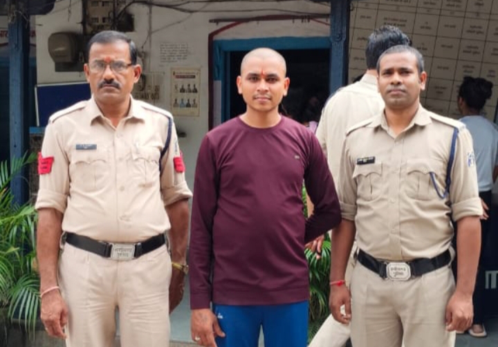 बलात्कार के आरोपी ने जमानत पर छूटते ही पीड़िता के घर में घुसकर केस वापस लेने की दी धमकी, उसके बच्चे के गुप्तांग में पहुंचाया चोट