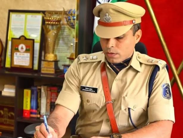 SP जितेंद्र शुक्ला ने दो आरक्षकों को किया निलंबित: एक पर बलात्कार का तो दूसरे पर गौ तस्कर के साथ सांठगांठ का आरोप, एक आरक्षक को भेजा जेल