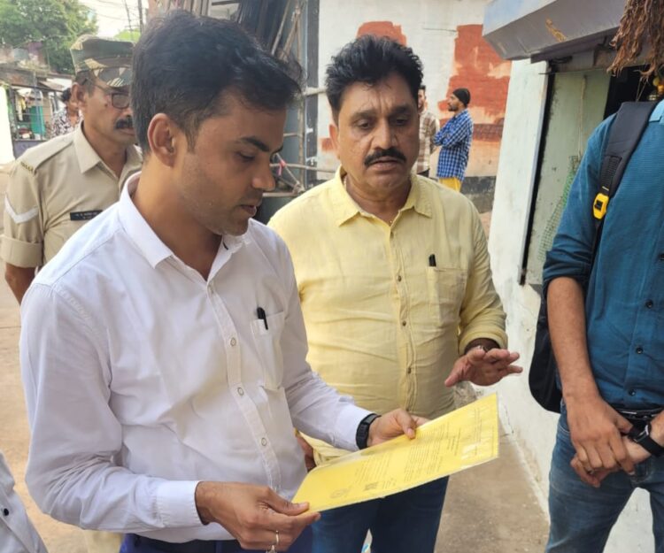 जिला नोडल अधिकारी बजरंग दुबे स्वयं मौके पर पहुंचकर किया ओबीसी सर्वे का औचक निरीक्षण