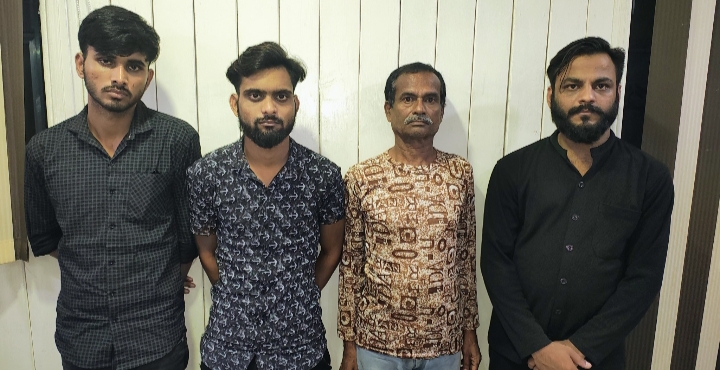 शेयर ट्रेडिंग, क्रिप्टो करेंसी में इनवेस्टमेंट और आयरन सप्लाई के नाम से ठगी करने वाले चार साइबर आरोपी गिरफ्तार