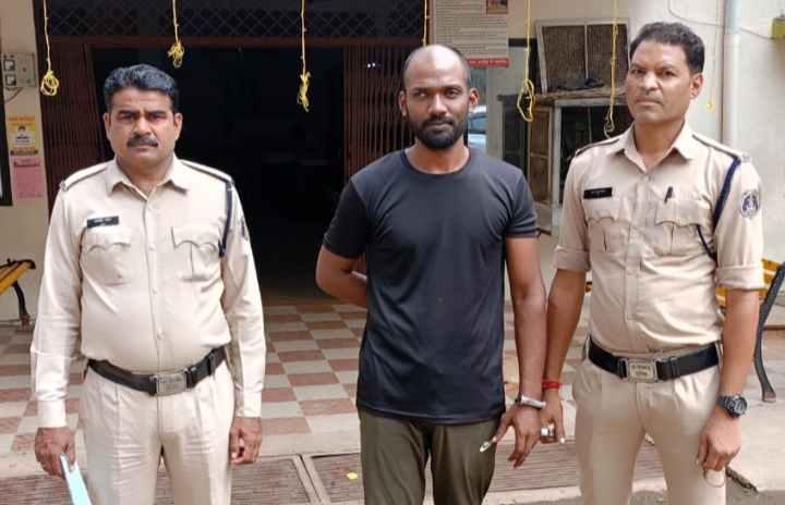 महिला को शादी करने और बच्चों को पिता का नाम देने का झांसा देकर दुष्कर्म करने वाला आरोपी गिरफ्तार