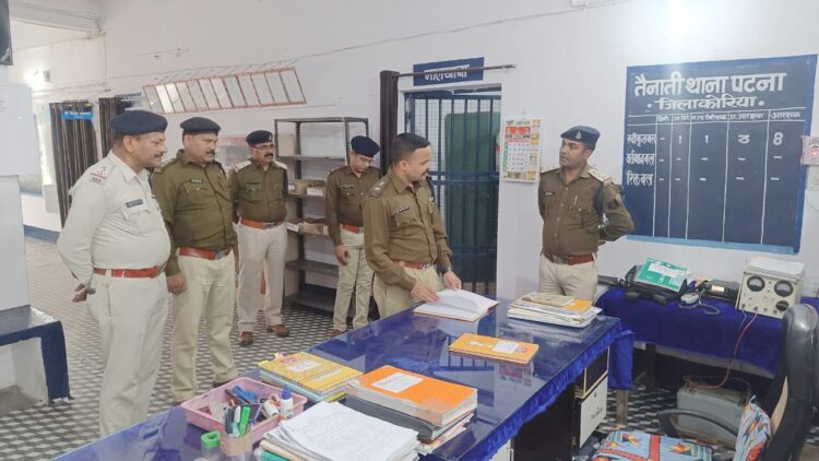 SP सूरज सिंह परिहार ने पटना थाना का किया औचक निरीक्षण, थाना क्षेत्र गस्त प्वाइंट लगाने के दिए निर्देश