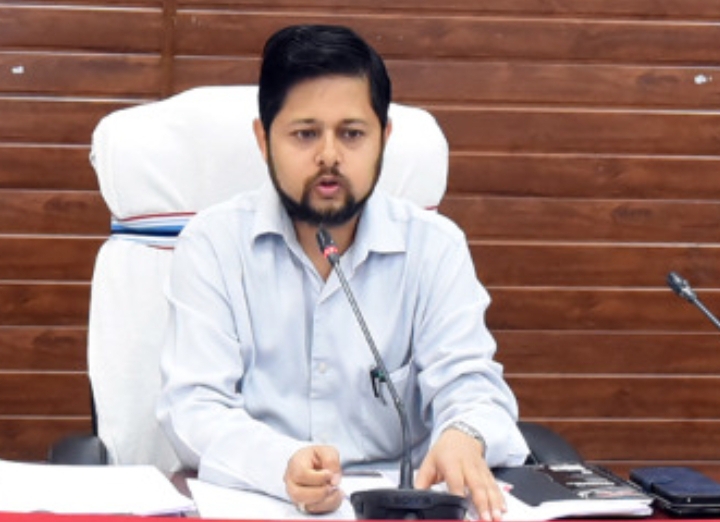 डिजिटल फसल सर्वेक्षण 30 सितंबर तक पूर्ण करें- कलेक्टर अभिजीत सिंह