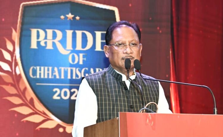 पीएम मोदी मन की बात कार्यक्रम में पूरे देश में लोगों द्वारा किए जा रहे नवाचार और अच्छे कार्यों से देश को परिचित कराते हैं : सीएम साय