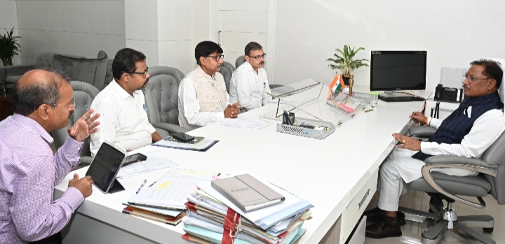 मुख्यमंत्री ने कर्रेगुट्टा पहाड़ी पर जारी एंटी नक्सल ऑपेरशन का अपडेट लिया, भविष्य की रणनीति के बारे में अधिकारियों से की चर्चा