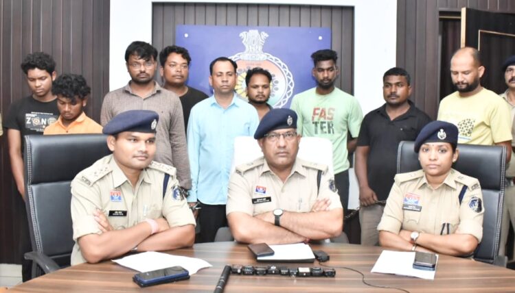 आयुर्वेदिक डॉक्टर के आत्महत्या मामले में 9 आरोपी गिरफ्तार, अश्लील वीडियो बनाकर मांगे 5 लाख रुपए