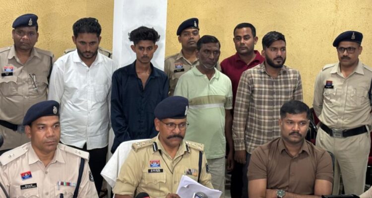 ज्वेलरी दुकान से सोने की चैन छीनने वाले 04 अंतर्राज्यीय आरोपी गिरफ्तार, भिलाई से किया था बाइक चोरी