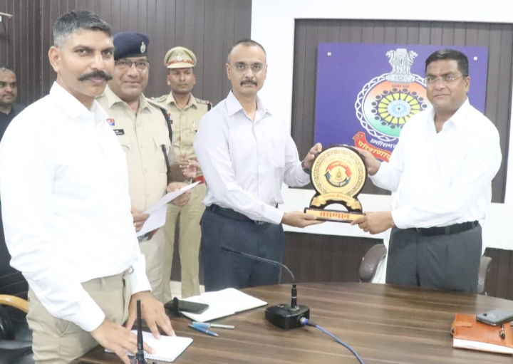 वरिष्ठ आरक्षकों की अनुसंधान संबंधी प्रशिक्षण सह-कार्यशाला का समापन, उत्कृष्ट वरिष्ठ आरक्षकों को एसएसपी ने किया पुरुस्कृत
