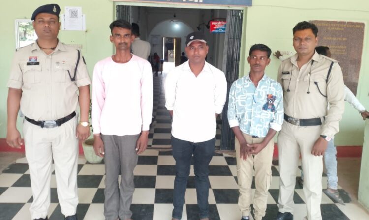 भिलाई निवासी फर्जी डिप्टी कलेक्टर बनकर जिला कार्यालय में घुसपैठ करने की कोशिश करते गिरफ्तार