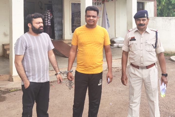 ट्रको को कंपनी मे लगवाकर अच्छी रकम दिलवाने का झांसा देकर लाखों रुपए की ठगी करने वाले दो आरोपी गिरफ्तार