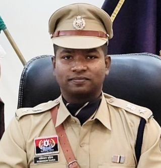 पीड़ित कभी भी किसी भी थाना-कैम्प में उपस्थित होकर अथवा टेलीफोनिक सूचना के माध्यम से अपनी समस्या साझा कर सकते हैं : SP रॉबिंसन गुड़िया