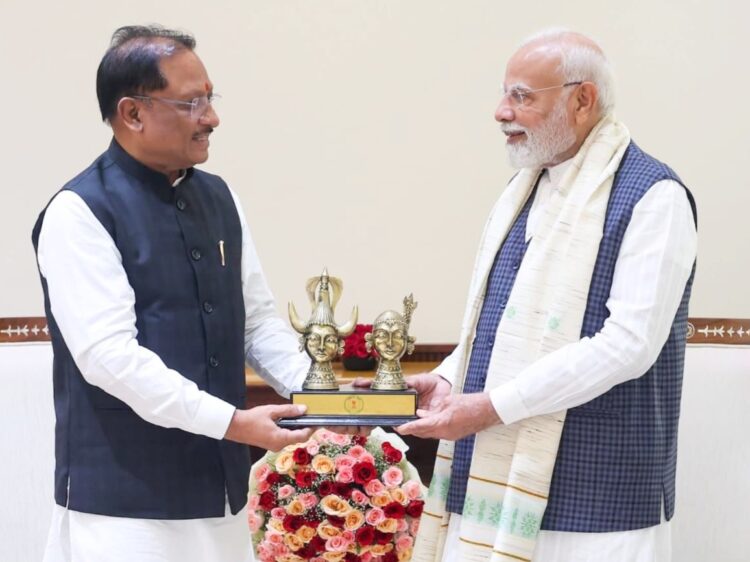 पीएम मोदी से सीएम साय ने की मुलाकात, 1 नवंबर को ‘अमृत रजत महोत्सव’ में शामिल होने प्रधानमंत्री को दिया न्यौता