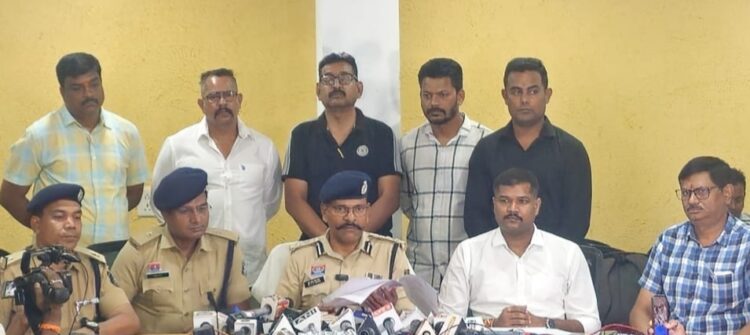 पाकिस्तान से पंजाब के थ्रू ड्रग्स सप्लाई नेटवर्क पर रायपुर पुलिस की बड़ी कार्यवाही, 1 करोड़ के हीरोइन के साथ 9 आरोपी गिरफ्तार
