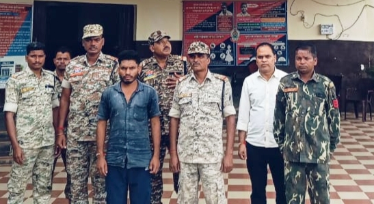 युवती को जंगल में अर्धनग्न कर बांधकर छोड़ने वाला आरोपी गिरफ्तार, शादी से इंकार बना घटना का कारण
