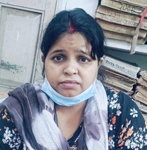 मैसेज को वायरल करने और झूठे केस में फसाने की धमकी देकर 4.93 लाख रुपए ऐंठने वाली महिला आरोपी गिरफ्तार