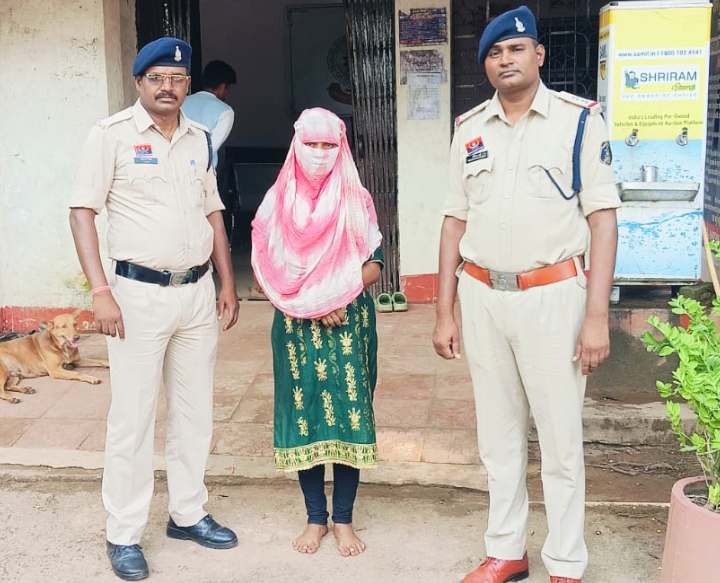 अपने खाता को 10 हजार रुपए कमीशन पर देकर ठगी की रकम मंगवाने वाली आरोपी गिरफ्तार