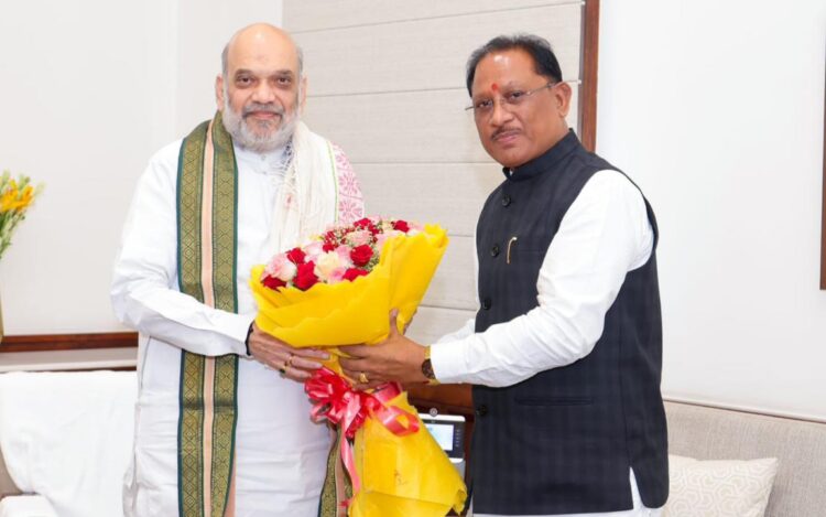 गृहमंत्री अमित शाह से मिले सीएम विष्णु देव साय, एंटी नक्सल ऑपरेशन और बस्तर में आए बाढ़ की दी जानकारी