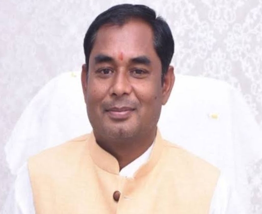 महापौर निर्मल कोसरे का प्रयास लाया रंग, रेलवे ने ग्राउंड में बैठने के लिए स्टैंड निर्माण हेतु दिया एनओसी