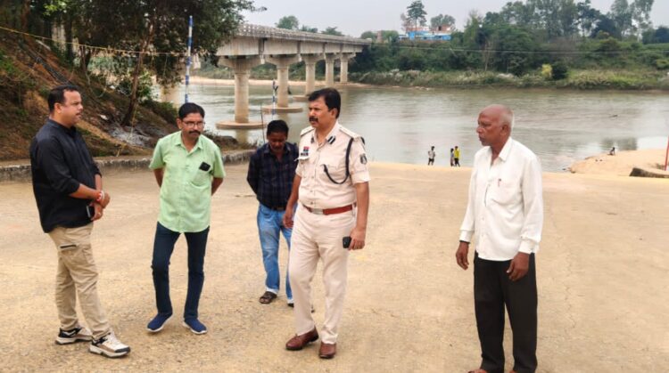 SSP प्रशांत ठाकुर ने छठ घाट का किया निरीक्षण, अस्थाई पुलिस कन्ट्रोल रूम बनाने और भारी वाहन प्रतिबंधित करने के दिए निर्देश