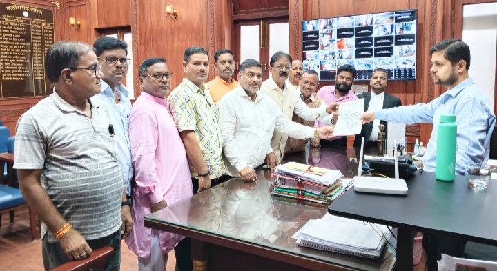 छग भोजपुरी परिषद ने कलेक्टर को मुख्यमंत्री के नाम ज्ञापन सौंपी, भाषा व क्षेत्रवाद को बढ़ावा देने वालो के खिलाफ कार्यवाही की मांग रखी
