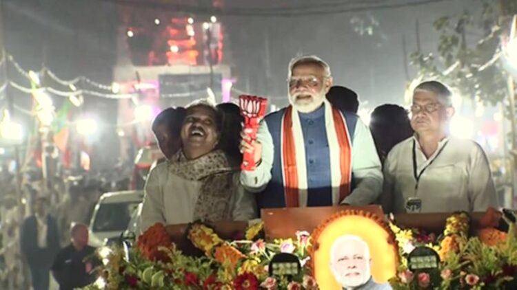 पटना में प्रधानमंत्री मोदी का मेगा रोड शो, हर तरफ भीड़ ही भीड़ दिखी