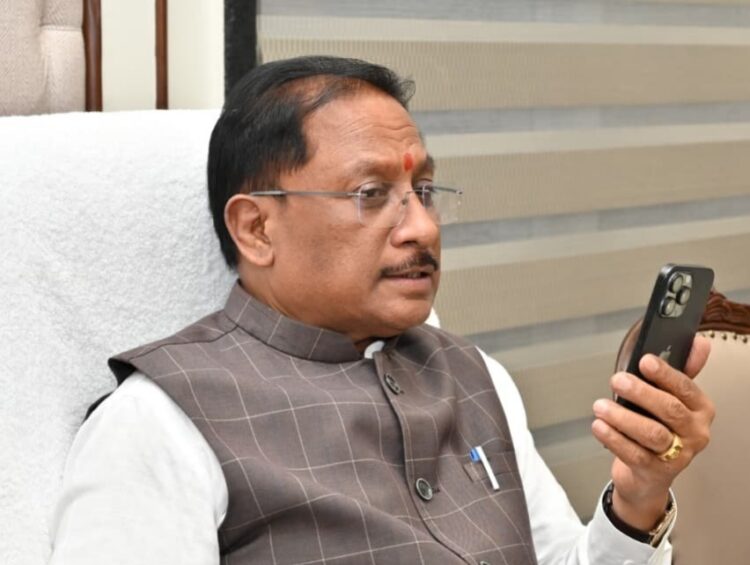 मुख्यमंत्री ने ट्रेन दुर्घटना पर गहरा दु:ख व्यक्त किया, कलेक्टर से बात कर दुर्घटना की ली जानकारी