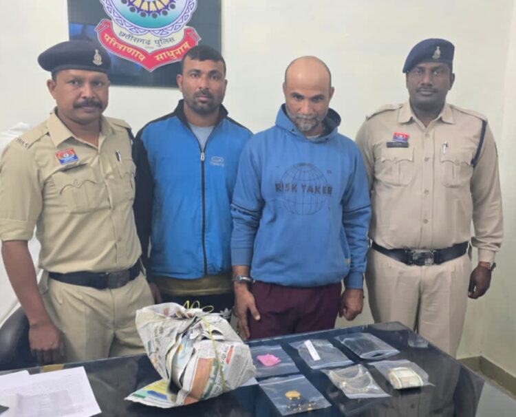 उतई और नेवई क्षेत्र में चोरी एवं लूट की चार घटनाओं को अंजाम देने वाले दो आरोपी गिरफ्तार