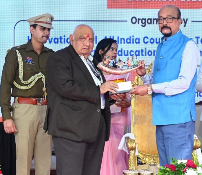 नवाचार केवल प्रयोगशालाओं और कक्षाओं तक सीमित नहीं रहना चाहिए, इसे समाज से जोड़ना होगा : राज्यपाल रमेन डेका
