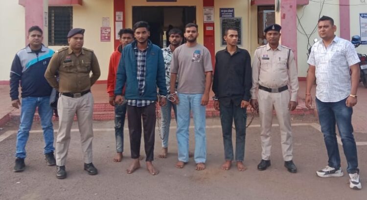जमीन विवाद पर जान से मारने की दी सुपारी: सीसीटीवी देख हिम्मत नहीं जुटा पाए 5 आरोपी, कार में लगाई आग