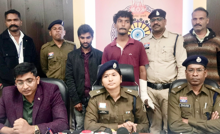 हत्या कर शव को तालाब में फेंकने वाले आरोपी गिरफ्तार, पुरानी रंजिश के चलते युवक की नृशंस हत्या