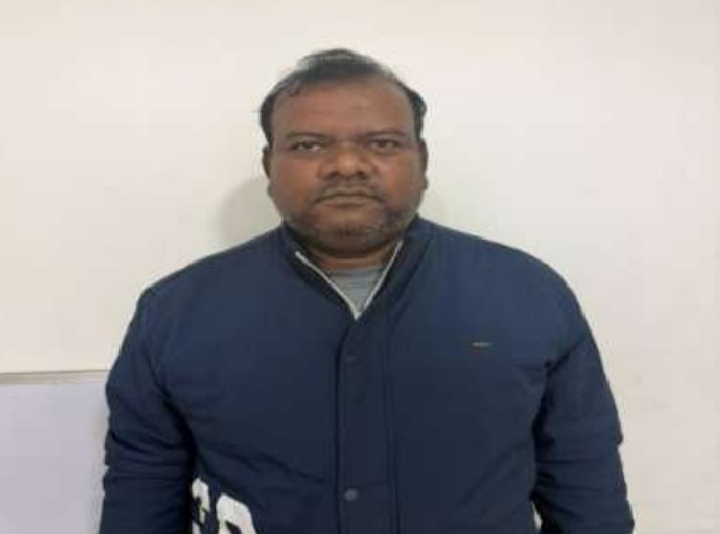 स्टेट बैंक ऑफ इंडिया के इंटरनल अकाउंट से 2.78 करोड़ रूपयें को ट्रेड करने वाला चीफ मैनेजर गिरफ्तार