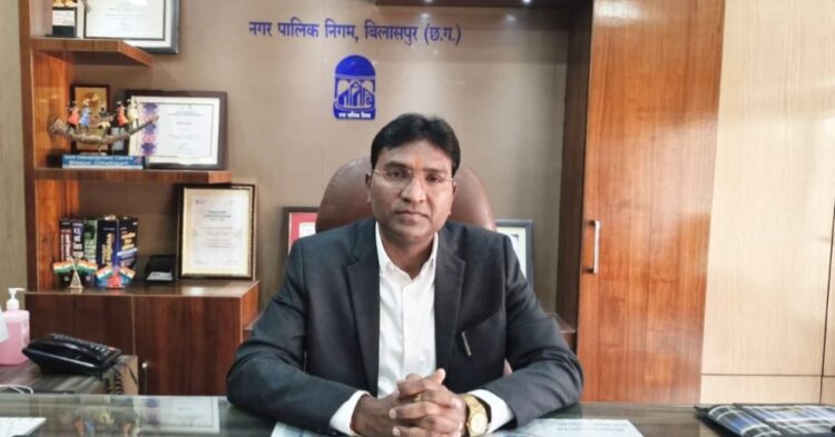 बिलासपुर निगम के नवनियुक्त आयुक्त प्रकाश सर्वे ने किया पदभार ग्रहण